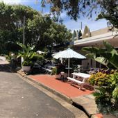 Whale Beach Cafés