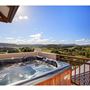 Private House - Byron Breeze