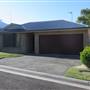 Kiama Downs neighbourhood - cul-de-sac + tennis court