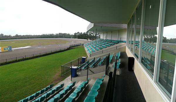 Menangle Park Paceway (28/02/2013 3:23:55 PM)