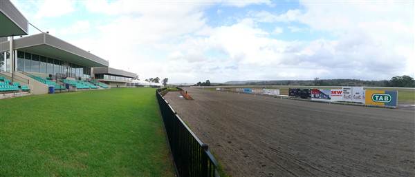 Menangle Park Paceway (28/02/2013 3:24:33 PM)