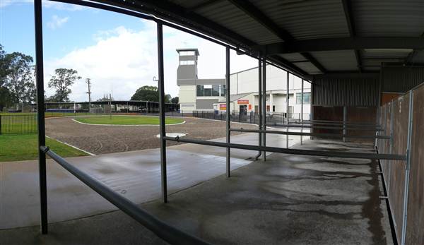 Menangle Park Paceway (28/02/2013 3:26:33 PM)