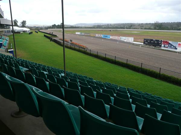 Menangle Park Paceway (28/02/2013 3:33:22 PM)