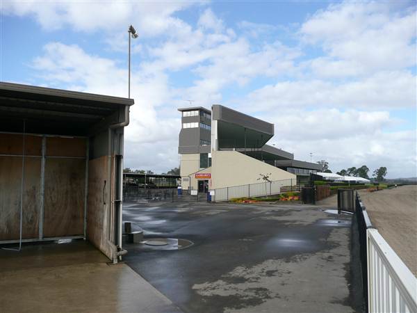 Menangle Park Paceway (28/02/2013 3:35:34 PM)