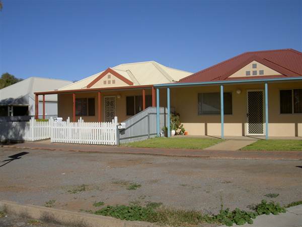 Broken Hill - Houses (1/03/2013 6:51:52 PM)