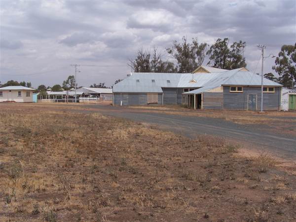 West Wyalong Racetrack and Showgrounds (9/03/2013 11:20:00 AM)