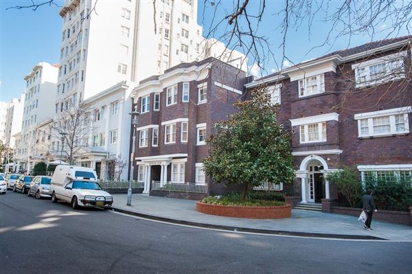 Period Buildings in Potts Point (10/03/2013 2:51:06 PM)