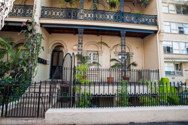 Period Buildings in Potts Point (10/03/2013 2:51:25 PM)