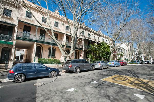Period Buildings in Potts Point (10/03/2013 2:51:44 PM)
