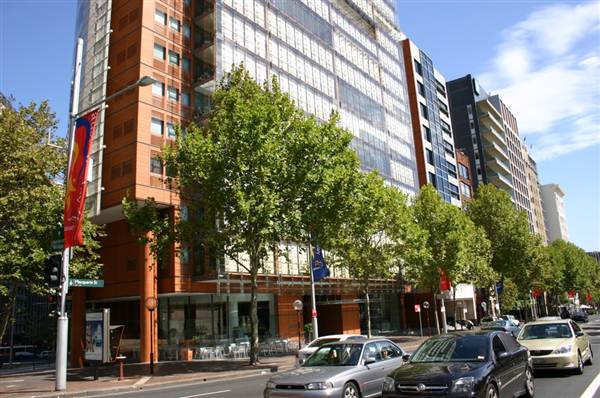 Sydney CBD - Macquarie Street (10/03/2013 10:01:19 PM)