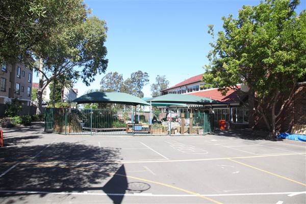 Montessori East (10/03/2013 11:40:18 PM - Credits: Luke Torrevillas)
