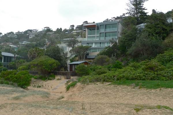 Whale Beach Mansions (11/03/2013 10:01:51 AM)