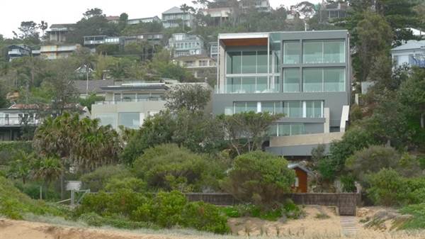 Whale Beach Mansions (11/03/2013 10:02:01 AM)