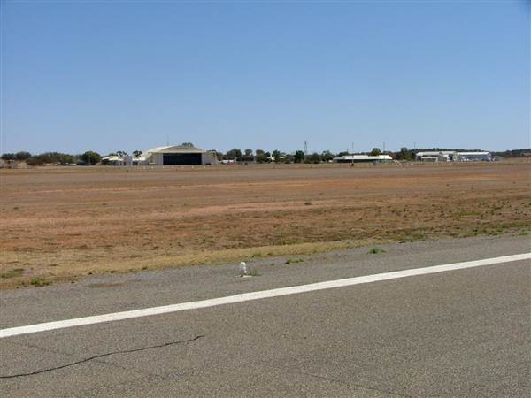 The Clive Bishop Medical Centre, Royal Flying Doctor Service - Broken Hill Airport (6/11/2006)