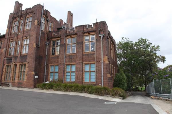 R.D. Watt Building (27/11/2013)
