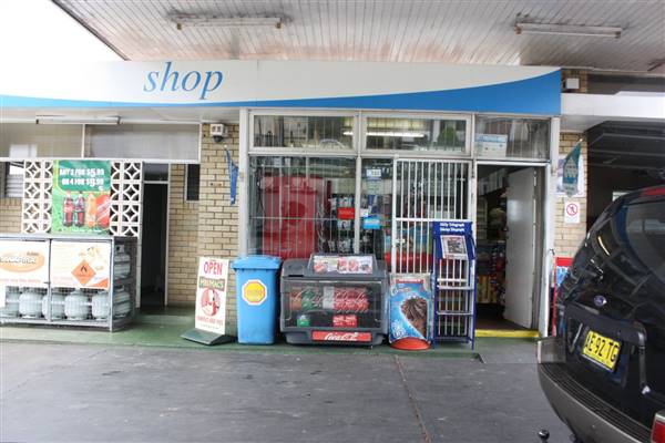 Liberty Service Station (6/02/2014 - Credits: Lisa Scope)