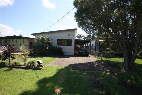 Kurnell Neighbourhood (12/03/2012 - Credits: Lisa Scope)