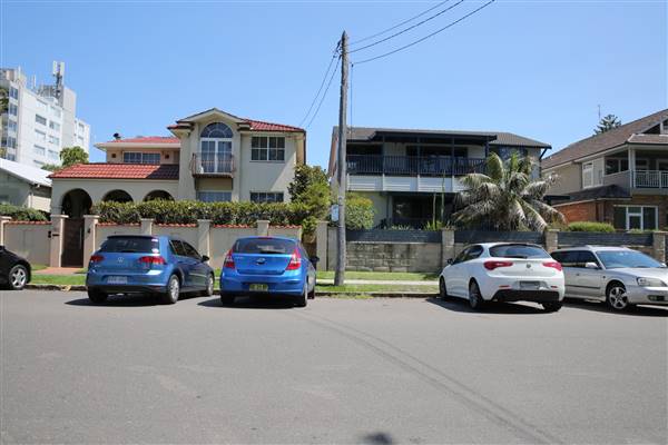 Dee Why Beach and Surrounds (20/11/2015 - Credits: Lisa Scope)