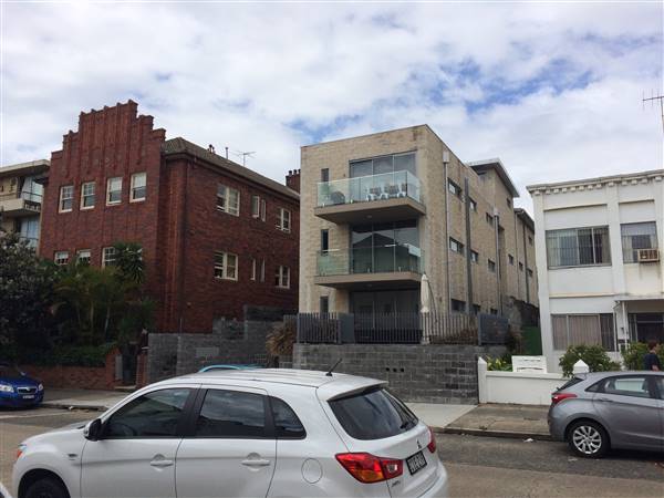 Curlewis Street (26/11/2015 - Credits: Shannon Wheeler)