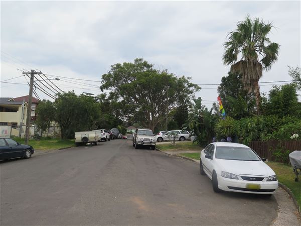 Manly Vale Neighbourhood (8/12/2015 - Credits: Peter Hicks)