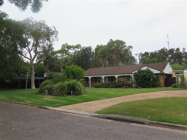 Mona Vale Neighborhood (8/12/2015 - Credits: Peter Hicks)