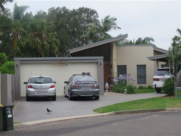 Mona Vale Neighborhood (8/12/2015 - Credits: Peter Hicks)
