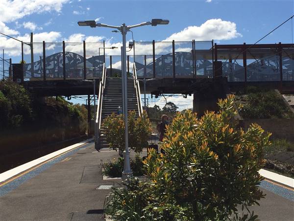 Hazelbrook Railway Station (25/10/2016)