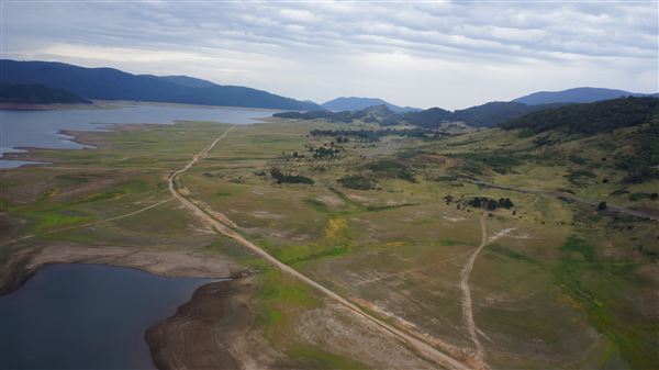Blowering Dam & Reservoir (8/12/2015 - Credits: Mary Barltrop)