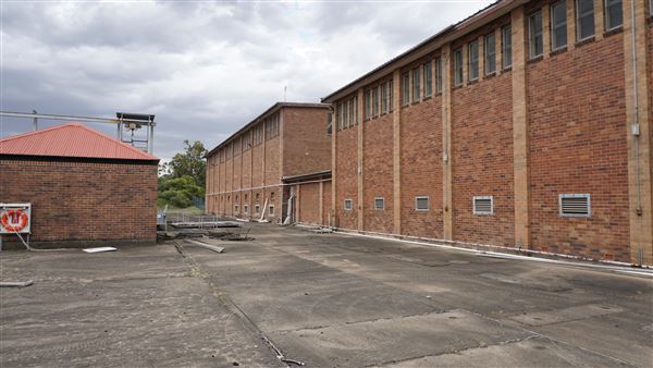 Prospect Reservoir - Warehouse / Industrial Building (6/03/2019 - Credits: Shannon Wheeler)
