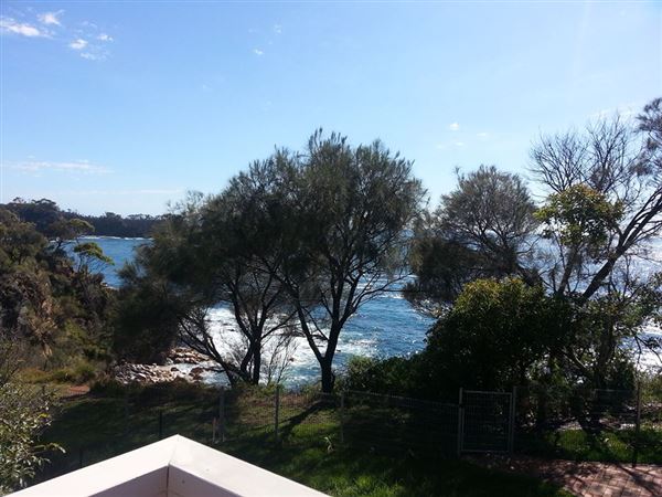 Malua Bay - Private House Available (8/11/2014 - Credits: Scarvell)