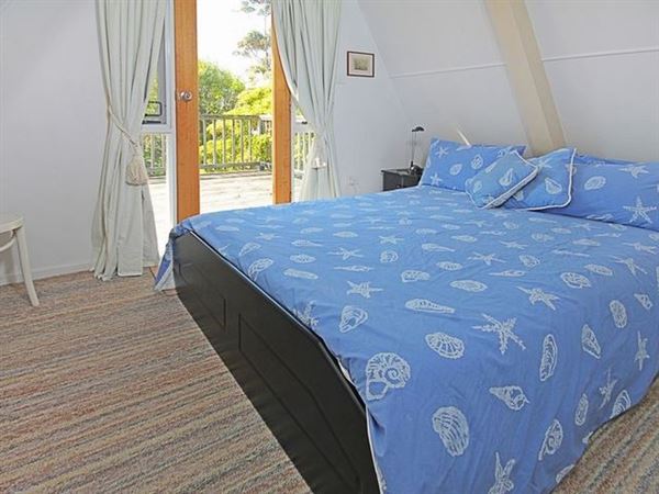 Malua Bay - Private House Available (8/11/2014 - Credits: Scarvell)
