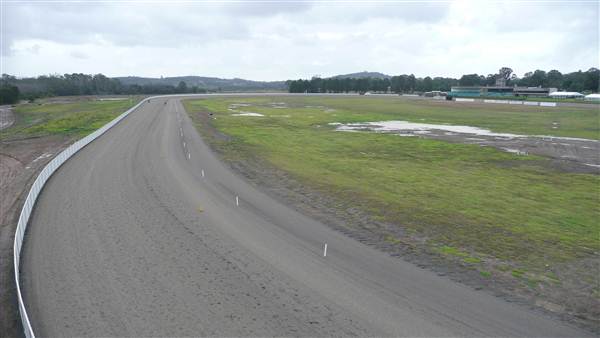 Menangle Park Paceway (28/02/2013 3:40:38 PM)
