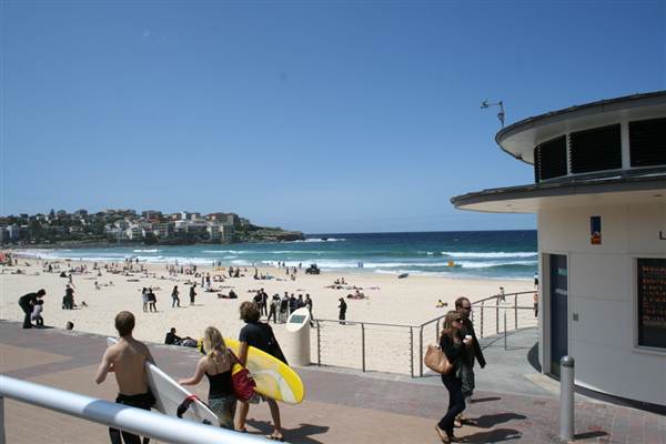 BONDI BEACH BUILDINGS (1/03/2013 11:02:24 AM)