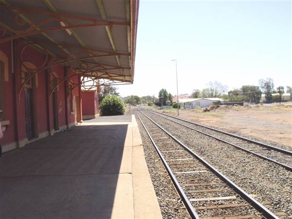Cobar Railway Station (4/03/2013 9:42:00 AM)