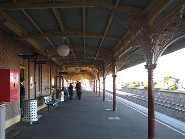 Cootamundra Railway Station (4/03/2013 11:24:20 AM)