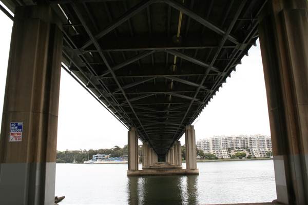 Iron Cove Bridge (5/03/2013 9:08:19 PM)