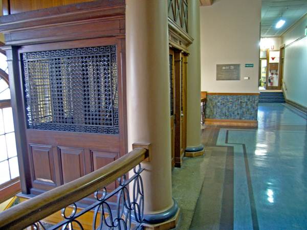 Old BHP Administration Building (6/03/2013 3:56:45 PM)