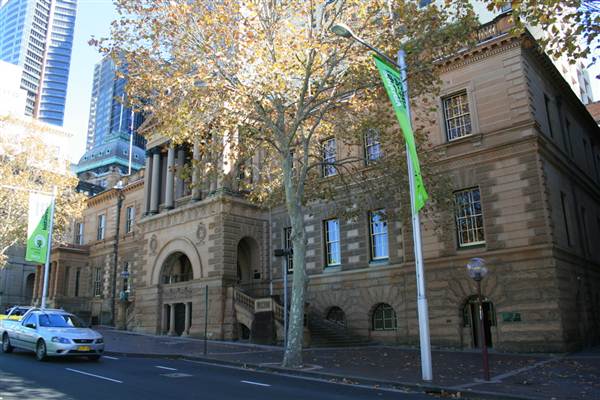Sydney CBD - Macquarie Street (10/03/2013 9:57:16 PM)