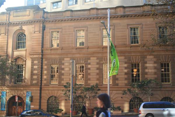 Sydney CBD - Macquarie Street (10/03/2013 9:58:01 PM)
