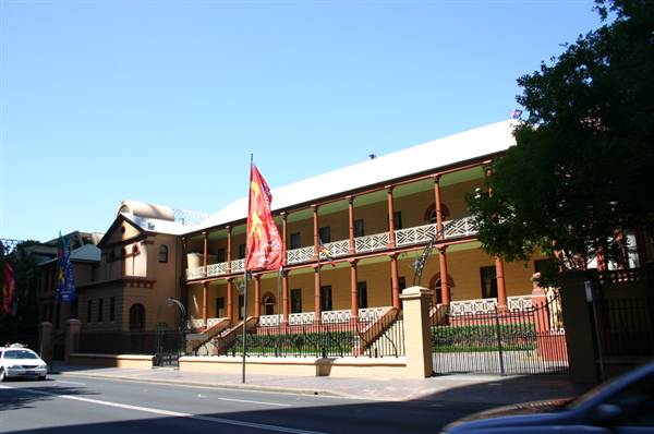 Sydney CBD - Macquarie Street (10/03/2013 10:02:33 PM)