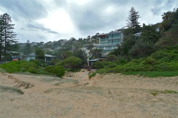 Whale Beach Mansions (11/03/2013 10:01:52 AM)