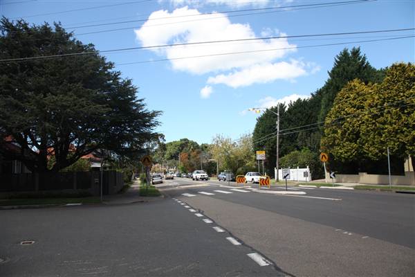 Willoughby residential road (14/03/2013)