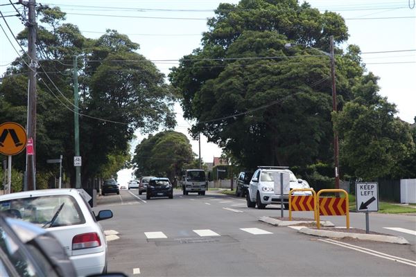 Willoughby residential road (14/03/2013)