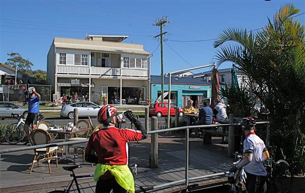 Brunswick Heads - Town/Shops (25/04/2013)