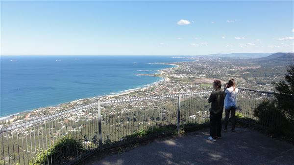 Sublime Point Lookout - Illawarra Escarpment State Conservation Area (14/09/2011 - Credits: Tony Brown /SISE)
