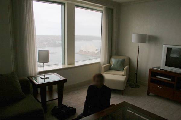 Shangri-La Hotel - Room 2907 (16/12/2006 - Credits: Lisa Scope)