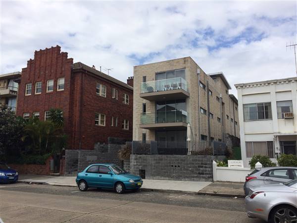 Curlewis Street (26/11/2015 - Credits: Shannon Wheeler)