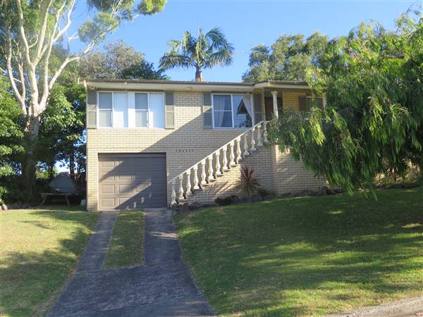 Kiama Downs neighbourhood - cul-de-sac + tennis court (7/12/2015 - Credits: Peter Hicks)