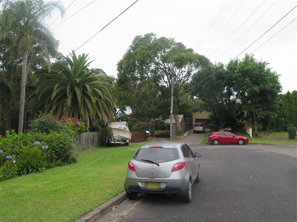 Mona Vale neighborhood (8/12/2015 - Credits: Peter Hicks)