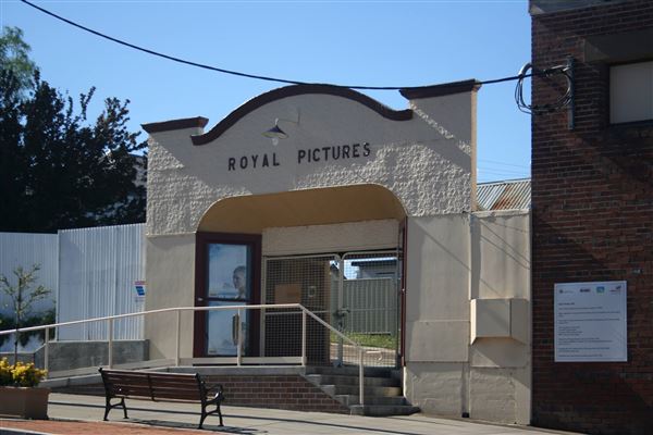 Royal Theatre, Quirindi (19/07/2018 - Credits: Sally Alden ; Andrew Ballard)
